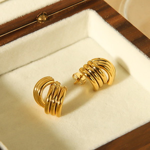 Joyería impermeable para mujer, pendientes <span class=keywords><strong>de</strong></span> tuerca <span class=keywords><strong>de</strong></span> <span class=keywords><strong>tres</strong></span> líneas chapados en oro <span class=keywords><strong>de</strong></span> 18 quilates, pendientes geométricos <span class=keywords><strong>de</strong></span> acero inoxidable sin deslustre - Product Image 3