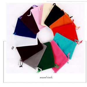 Sac en velours à cordon de serrage de haute qualité pour emballage cadeau, avec logo personnalisé, idéal pour bijoux, montres et lunettes - Product Image 4
