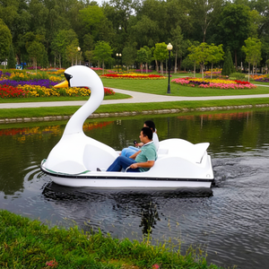 Bote a Pedal QIQU de Diseño Estable de 3.2x1.55m con Toldo para el Sol, Familiar para 2 Personas, Diversión en el Agua, Bonito Diseño de Cisne - Product Image 1