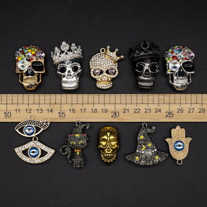 Mode En Gros Or Argent Bling Métal Chaussure Charme Devil's Eye De Luxe Perle Sabots À La Mode Personnalisé Chaussure Charme Accessoires - Product Image 3