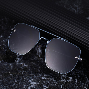 Nuevas gafas de sol con montura cuadrada para hombre, montura negra de PC, protección UV400, clase 2, diseño moderno - Product Image 5