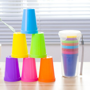 Juego de vasos de plástico apilables de 9 piezas, color arcoíris, con tapa, para regalo y uso en exteriores - Product Image 1