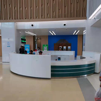 Bureau de réception pliable en bois de conception moderne en forme de L pour hôpital et hôtel avec comptoir de caisse