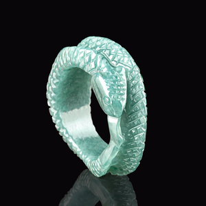 Anillo de serpiente de jadeíta natural de alta gama, grado A, con grabado tridimensional de serpiente de grado hielo y diseño de neno de agua azul. - Product Image 1