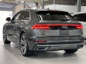 รถยนต์มือสอง Q8 AWD 55 TFSI 4 ประตู SUV เกียร์อัตโนมัติ เบาะหนัง ล้อแม็ก R18 ระบบควบคุมความเร็วอัตโนมัติ ภายในสีอ่อน กล้องมองหลังด้านซ้าย - Product Image 5