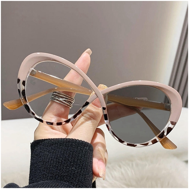 2026 New Arrival Hot Selling Photochromic Color Changing Women PC Frames Photochromic Anti Blue Optical Glass