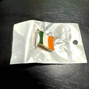 Nhà Máy Trực Tiếp 2Cm Irish Cờ Huy Hiệu Trong Kho Hợp Kim Pin Với Vòng An Toàn Kim Loại Chất Lượng Phù Hiệu - Product Image 6