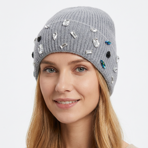 Gorro de Invierno Decorado con Joyas, Gorro de Acrílico con Pedrería, Gorro Personalizado Cálido - Product Image 1