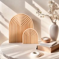 Planche de service en bois naturel style bohème scandinave Japandi - Étagère arquée pour cheminée, comptoir de cuisine, décoration intérieure