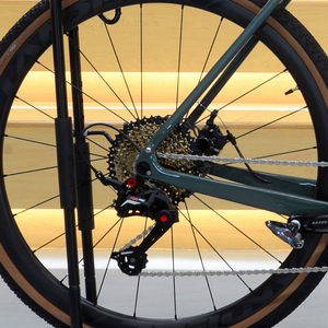 Bicicleta de Carretera de Acero al Carbono, 11 Velocidades, Frenos de Disco, Bicicleta de Gravel con Horquilla y Llanta de Fibra de Carbono para Adultos - Product Image 5