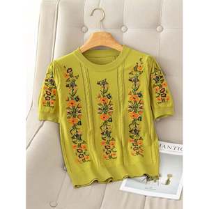 เสื้อสเวตเตอร์แขนสั้นปักลายดอกไม้สีแอพริคอตสำหรับผู้หญิง - Product Image 1