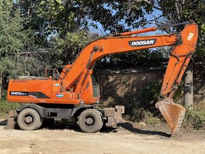 Excavatrice sur roues d'occasion Doosan DH210W-7 d'origine coréenne, modèle 2018, 21 tonnes, moteur PLC, équipement de construction à vendre - Product Image 4