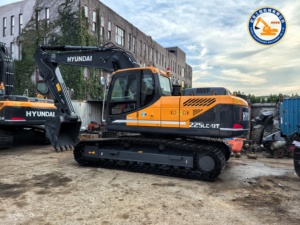 L'excavatrice Hyundai225LC-9T d'occasion en provenance de Corée du Sud présente d'excellentes performances et est à prix raisonnable - Product Image 5