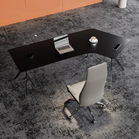 Ensemble de bureau de direction en forme de L, noir, design moderne, minimaliste, haut de gamme, avec chaise de bureau chromée, mobilier de luxe léger
