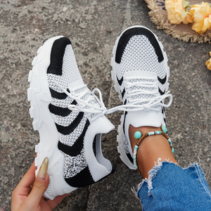 Zapatillas Deportivas Casuales de Malla Transpirable para Mujer, Nuevas con Suela Gruesa, Ligeras y con Amortiguación para Viajes de Verano y Otoño - Product Image 1