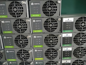โมดูลเรียงกระแสไฟฟ้าสำหรับเครือข่ายโทรคมนาคม Vertiv ของแท้ใหม่ รุ่น R48-3000E3 R48-3000 แรงดัน 48Vdc - Product Image 5