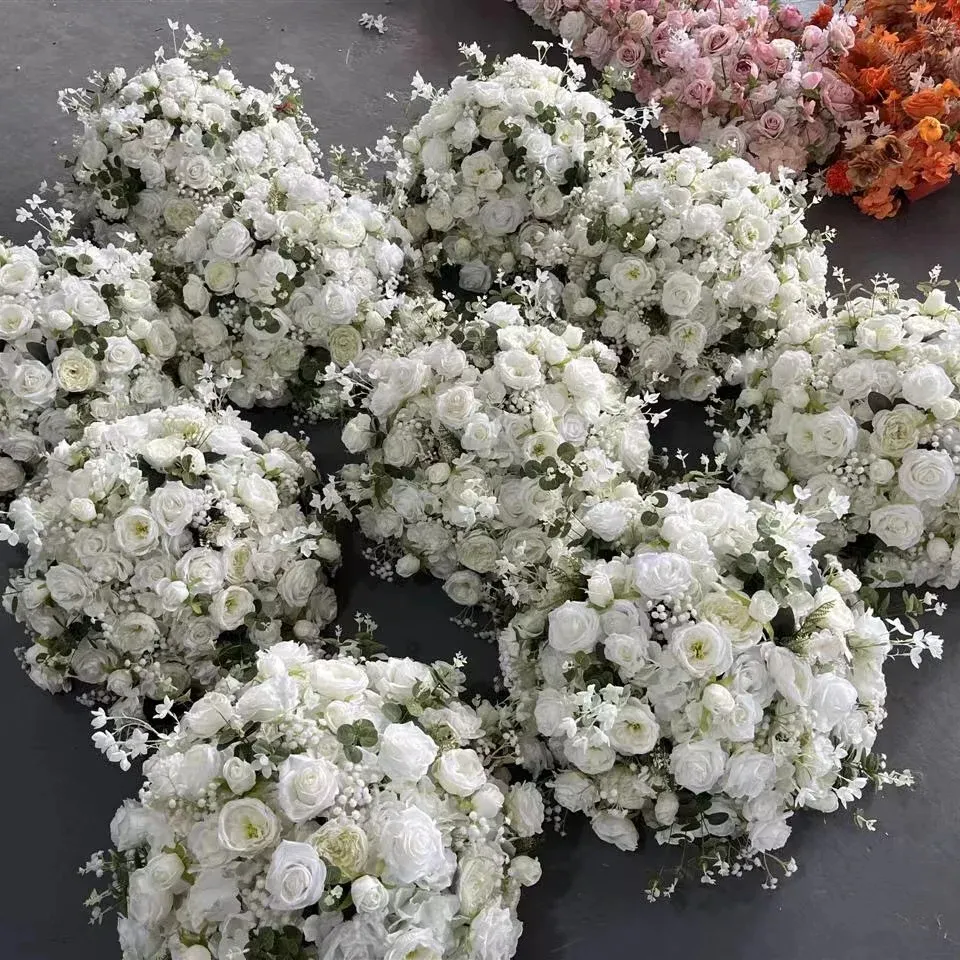 Peça central grande de bola de flores vermelhas de hortênsia artificial para mesa de eventos de casamento