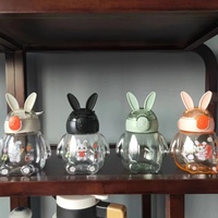 Bouteille d'eau pour lapin de 1300 ml avec paille, couvercle et poignée de transport, logo personnalisé, bouteille en plastique pour le camping