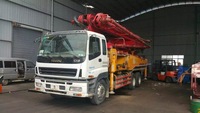 Pompe à béton diesel Putzmeister d'occasion montée sur camion 38m-52m, modèle 2012, 12m/h, à vendre