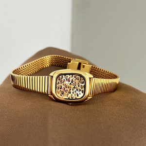Montre à quartz rectangulaire pour femme en acier inoxydable avec cadran léopard, bracelet milanais, design élégant analogique à chiffres romains, design tendance - Product Image 4