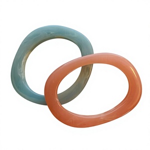 Bracelet manchette classique en résine, fait main, élégant, motif marbré vert et jaune, design ajouré, bijoux de mode unisexe pour femme - Product Image 5