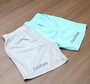 Pantalones Cortos Deportivos de Malla Bicolor Personalizados para Hombre, Transpirables, con Estampado y Logotipo Personalizado - Product Image 1