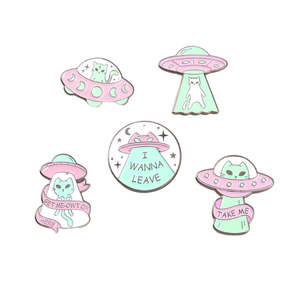 Ankunft Alien Cat Brosche Pin Lustige Cartoon Emaille Pins in Metall Fee Thema Siebdruck Geschenk für Kinder und Freunde - Product Image 1