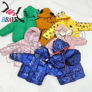โรงงานจินเมา ประเทศจีน ขายส่งเสื้อผ้ามือสอง บูติกเสื้อแจ็คเก็ตเด็กแขนยาวสำหรับฤดูหนาว เสื้อพาร์กาหนา อุ่น  แบบคละไซส์ - Product Image 1