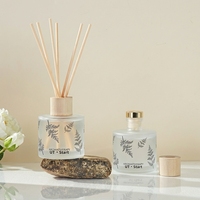 SHENTU Ensemble diffuseur à bâtonnets d'aromathérapie avec bouquet de fleurs séchées, en verre, sans BPA, sans alcool, fait main, 120 ml, parfum d'intérieur