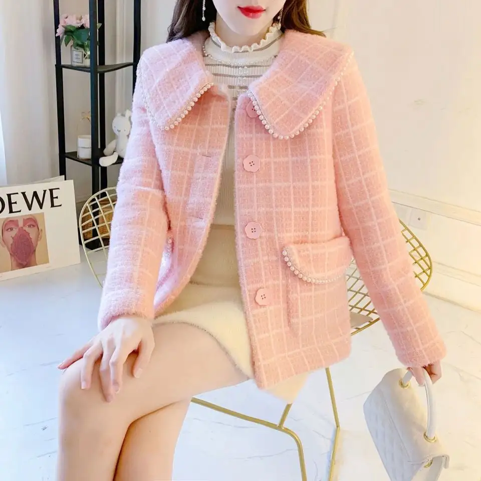 2023 Woman Coat Plaid Design Turn Down Collar Women Coat Winter High Quality Thick Warm Fashion Fur Coat Women