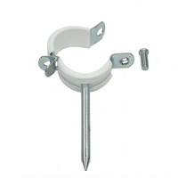 Doublure en PVC blanc galvanisé avec pince à tuyau à clous