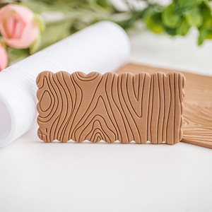 Mattarello in Acrilico di Alta Qualità per Pasticceria, con Anelli Annuali in Rilievo, in Legno Quadrato, per Fondente e Cioccolato - Product Image 6
