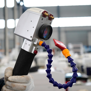 GOLDMARK <span class=keywords><strong>Machine</strong></span> de nettoyage au laser en acier au carbone 500w 1000w <span class=keywords><strong>Machine</strong></span> de dérouille au laser en acier inoxydable 500w Nettoyage au laser en laiton - Product Image 3