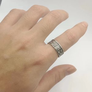Nuovo Design alla moda anello fatto a mano in fiore di ciliegio da <span class=keywords><strong>uomo</strong></span> Vintage tailandese <span class=keywords><strong>anelli</strong></span> realizzati in argento Design nicchia originali <span class=keywords><strong>anelli</strong></span> martellati - Product Image 4