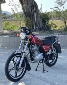 Nuovissima Moto ad Alte Prestazioni <span class=keywords><strong>Royal</strong></span> <span class=keywords><strong>Enfield</strong></span> Black Pearl Street Bike 2026 - Product Image 4