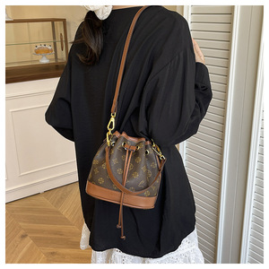 Nouveau sac seau à cordon de serrage vintage, imprimé patchwork, couleur contrastée, grande capacité, sac à bandoulière de luxe, sac fourre-tout pour femmes - Product Image 4