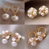 Anting-anting bunga mutiara berlapis emas harga grosir, bergaya elegan mewah, anting wanita kelas atas