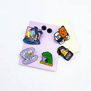 Pin kerah dicat desain kartun lucu lencana Pin Enamel kustom dengan Pin pengaman