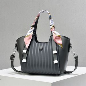 Sac à bandoulière élégant en cuir PU pour femme avec foulard – Grande Vente - Product Image 3