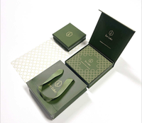 Carton recyclable de taille personnalisée boîte-cadeau magnétique de luxe estampage à l'or logo sac rigide à fermeture magnétique gaufré à couvercle rigide