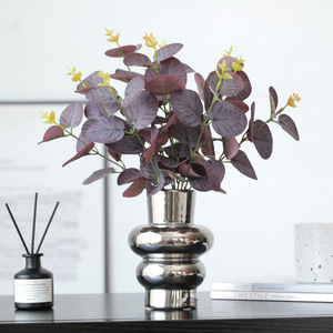 Feuilles d'eucalyptus artificielles Ruilisi, 5 branches, fleurs en soie plastique rouge foncé, décoration intérieure, accessoires de mariage, 34 cm - Product Image 3