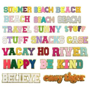 Patch thermocollant en chenille à bords dorés fins et colorés, avec motifs 'Words', pour la décoration de vêtements, sacs, boîtes à lunch et sacs de plage - Product Image 1