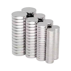 יצרן מחיר טוב 4x 5/5x 1/5 x1.5/10x0.8/9x2.4/12*1.5/9*2 n35 n38 <span class=keywords><strong>n45</strong></span> n52 n38 <span class=keywords><strong>n45</strong></span> n52 במלאי עגול דיסק מגנט neodymum - Product Image 1