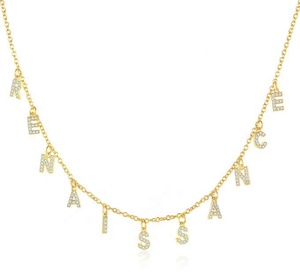 Collar con Colgante de Letra Personalizado, Joyería para Mujeres y Hombres, Chapado en Oro y con Circonita - Product Image 1