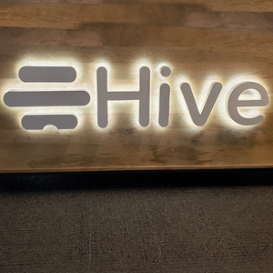 Nhà máy tùy chỉnh <span class=keywords><strong>Led</strong></span> Kim Loại đèn nền biển hiệu 3D ánh sáng dấu hiệu Acrylic thư cho cửa hàng quảng cáo Logo - Product Image 4