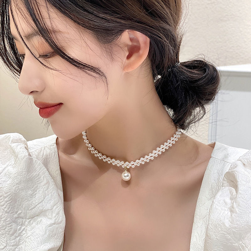 Ladies' Pearl Necklace