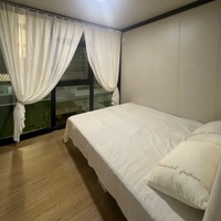 Casa Contenedor Expandible Ecológica, Diseño de Paneles de Pared Blancos Personalizados Directo de Fábrica, Duradera, Expandible y Móvil, con Ducha