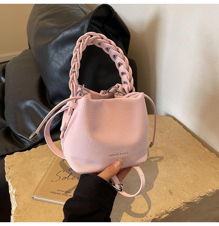 น้ำตาลอ่อน