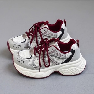 Zapatillas deportivas transpirables para mujer, estilo veraniego, con parte superior de malla, suela gruesa, que aumentan la altura, deportivas, informales, a la moda, originales. - Product Image 1