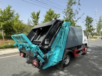 Camion à ordures compacteur diesel 4x2 à transmission manuelle avec moteur et boîte de vitesses, norme d'émission Euro 3